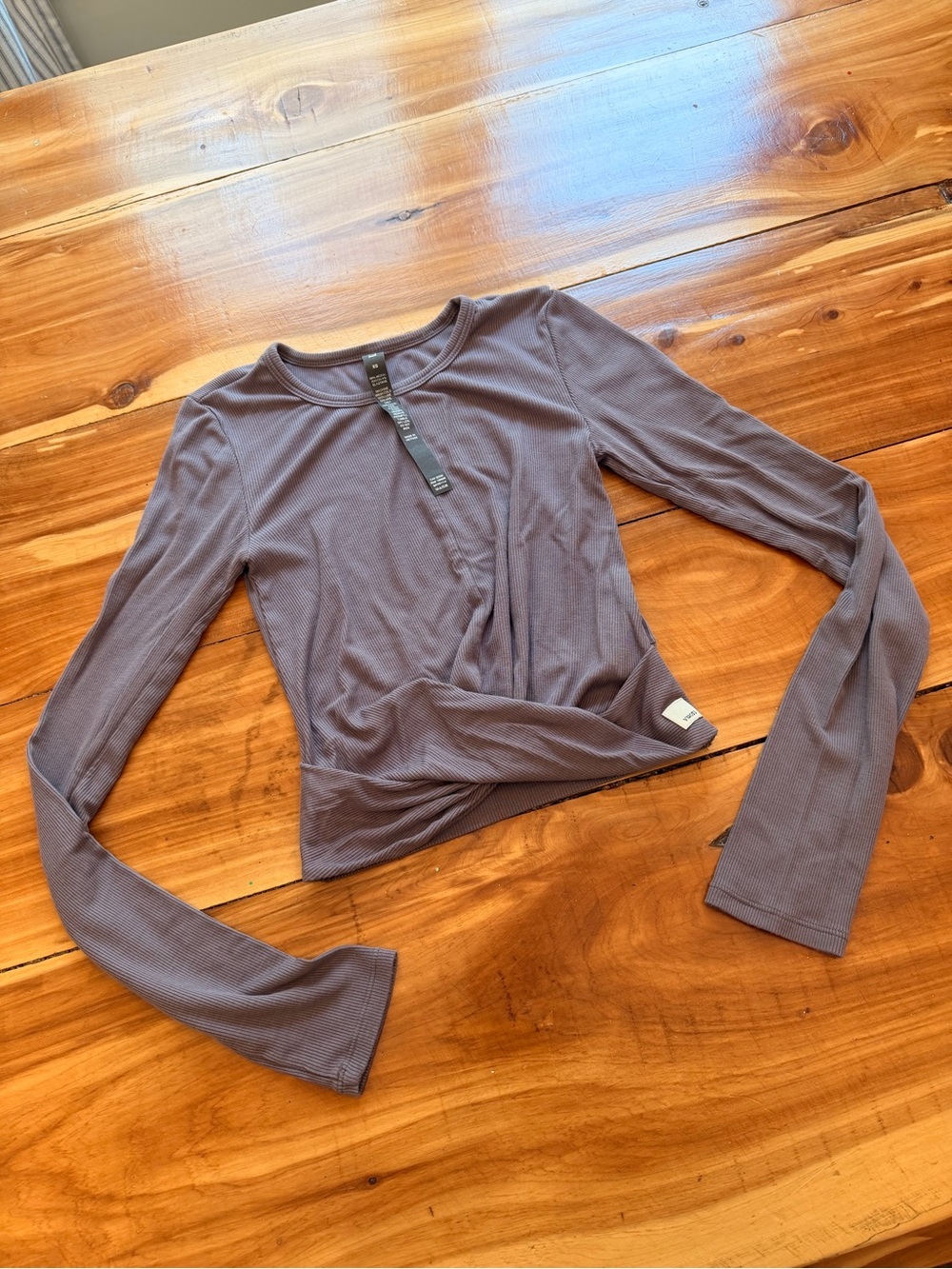 Vuori Women's Long-Sleeve Twist Front Top — Mauve Gray XS Good Condition